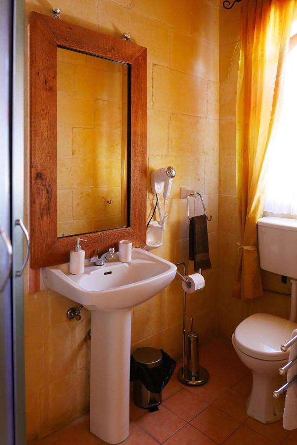 Narcisa Farmhouse B&B Nadur Exteriör bild